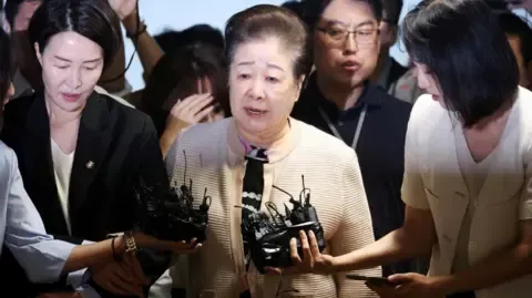 Disputed Religious Leader Dismisses Gift-giving Allegations Involving Former South Korean President's Wife